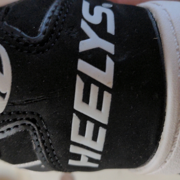 Shoes - Picture 5 of 5